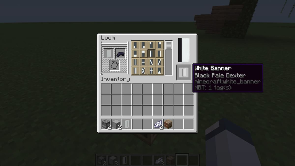 The first pattern added to a banner for making a fridge door design in Minecraft.